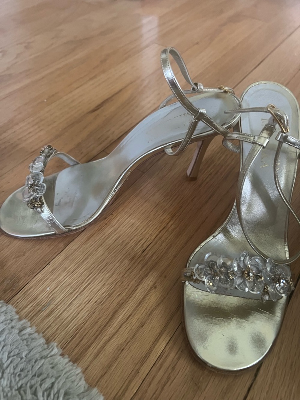 Badgley Mischka Gold Strappy Crystal / Butterscotch Nappa Sandals w Crystal 7.5